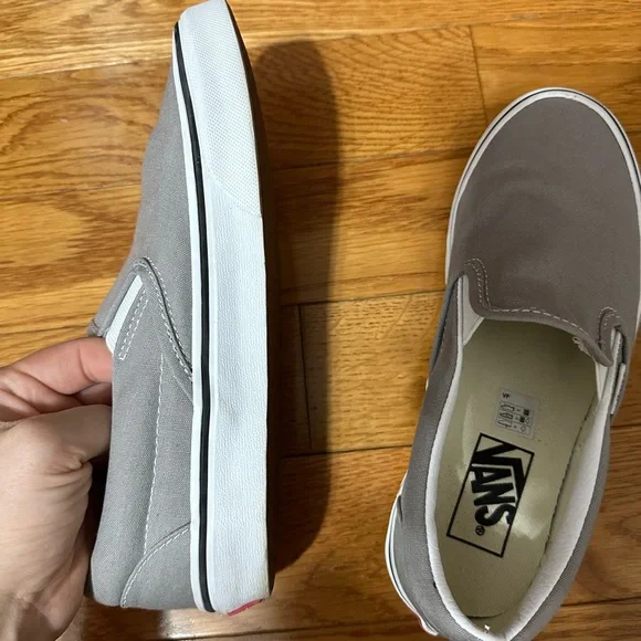 Women’s Gray Slip On Vans Size 7.5 - Picture 10 of 15